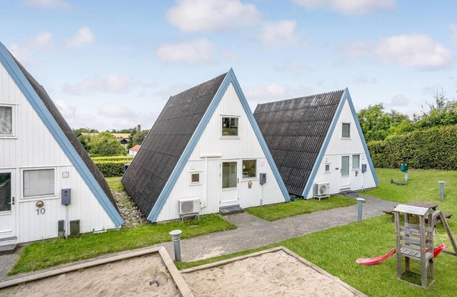 2 bedroom cozy home in Knebel