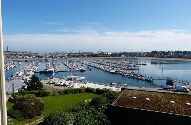2-bedroom duplex port des Sablons with sea view and intra muros Saint Malo