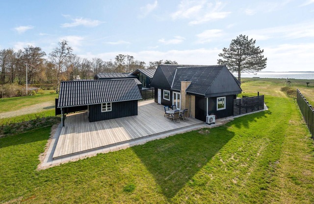 2 bedroom gorgeous home in Hesselager