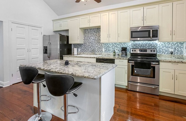 2-Bedroom Home in Prime New Orleans Location