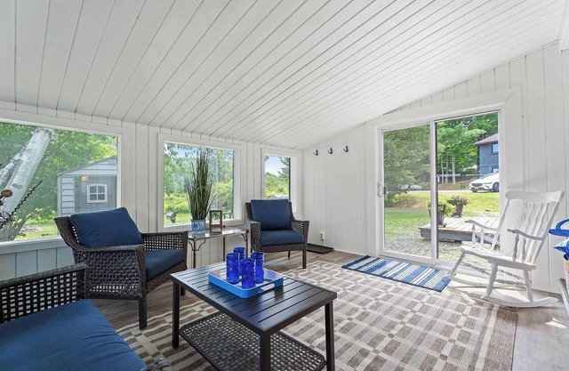 2-Bedroom Home Port Carling, Muskoka – Great for Work or Extra Cottage Guests!