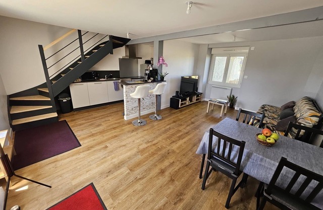 2 bedroom house near A11, Logis du Château Rouge