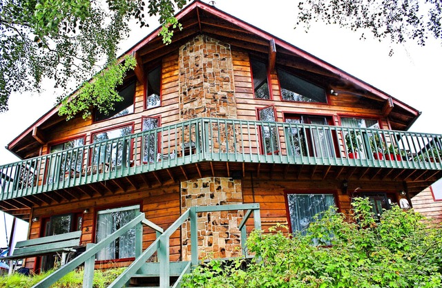 2 Bedroom Kenai River Hideaway-Located right on the Kenai River!