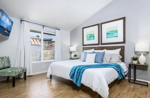 2 bedroom, KING beds WIFI, SECURITY SYSTEM, close to I-10
