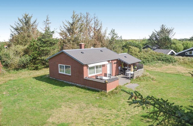 2 bedroom lovely home in Vejers Strand