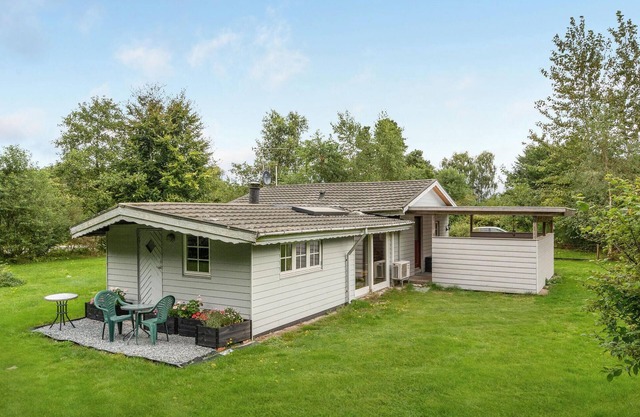 2 bedroom lovely home in Oksbøl