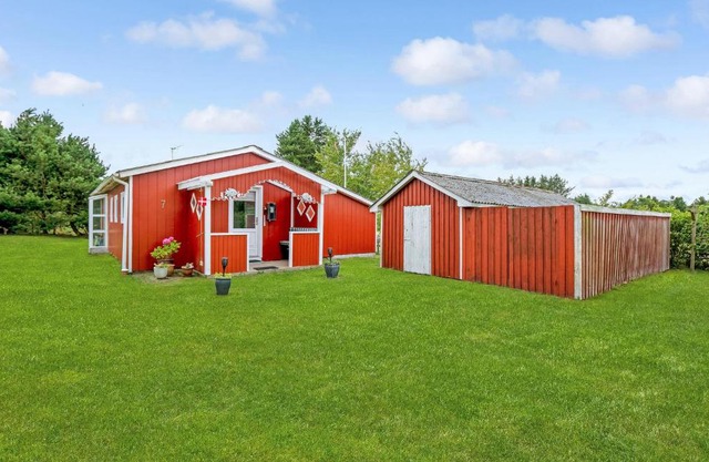 2 Bedroom Lovely Home In Sæby