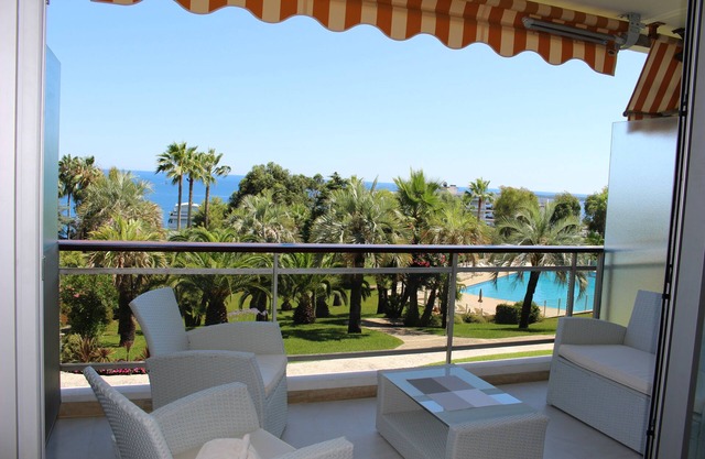 2-BEDROOM LUXURY APARTMENT, PANORAMIC SEA VIEW