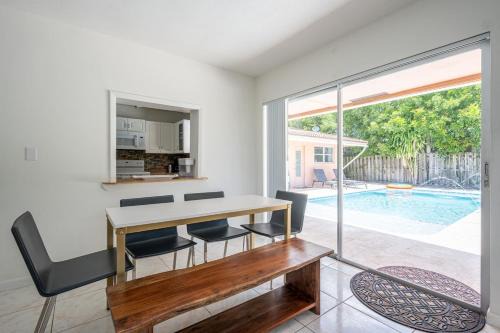 2-Bedroom Paradise Near Beach - Heated Pool