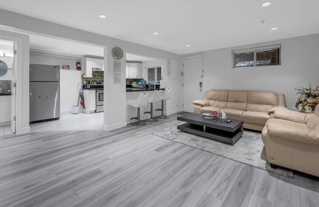 2 Bedroom private basement suite.Newly renovated.