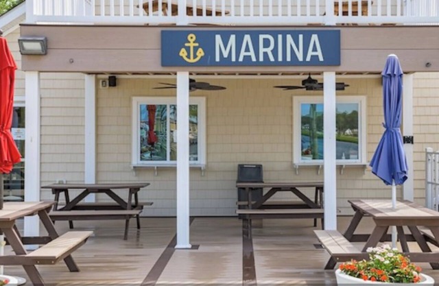 2-bedroom resort in charming Millsboro with AC, fitness room