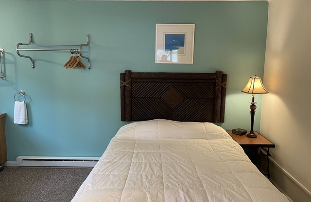2 Bedroom Suite on Lake George