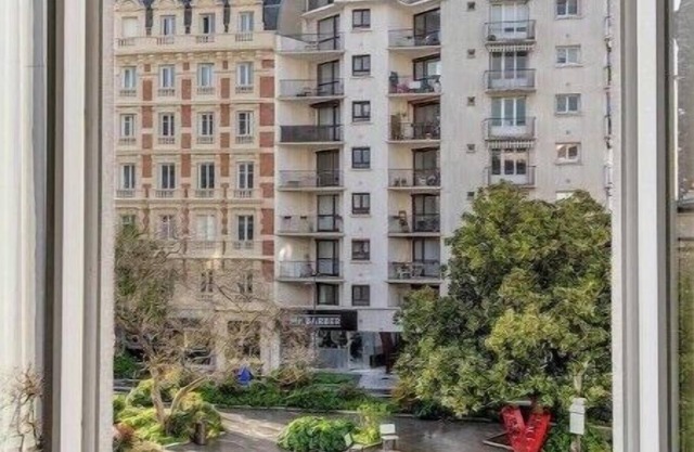 2-bedroom . Very Close to Paris (Vincennes)