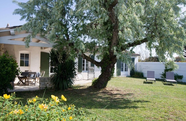2 Bedrooms Apartment In Sainte-Marie-De-Ré
