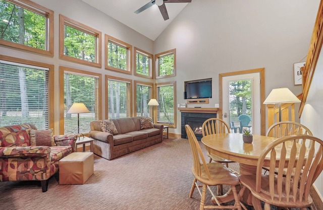 2 BR Loft | Ski in/Ski out | Sleeps 8 Guests | Gas Fireplace | Outdoor Patio