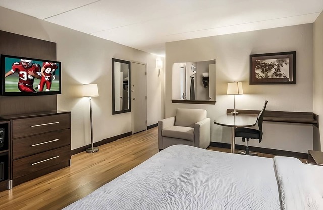 2 Budget-Friendly Units! Pets Allowed, Just Minutes From The Ottawa River!