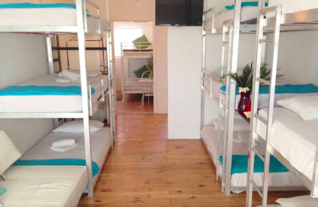 2 BUNK BED HOTEL SUITES - SLEEPS 24: WALK TO EVERYTHING!