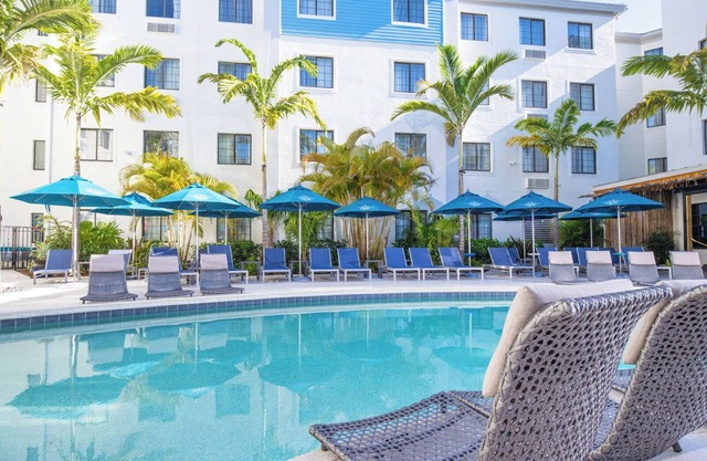2 Comfortable Pet-Friendly Family Suite with Pool