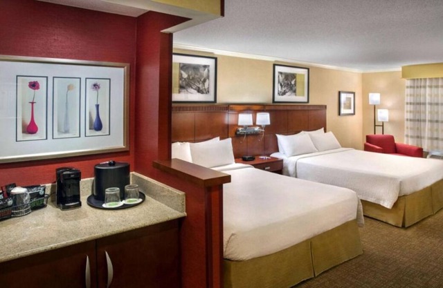 2 Comfortable Units! FREE Parking, Pets Allowed, Near K1 Go Kart Speedway!