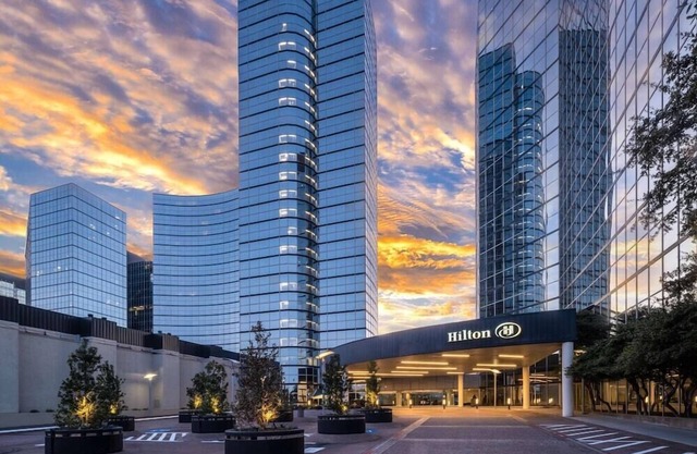 2 Connecting Suites at a 4⭐️ Hotel