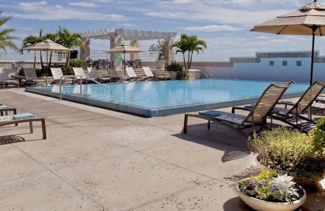 2 Connecting Suites at a 4⭐️ Hotel