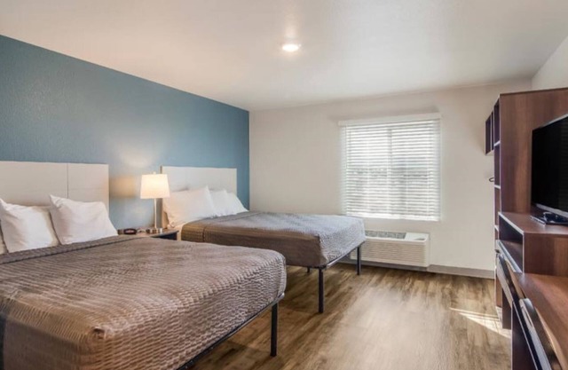 2 Convenient Rooms w/Fully Equipped Kitchen and Living Room | Near Downtown
