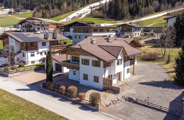 2 Cosy apartments by the ski lift in Westendorf