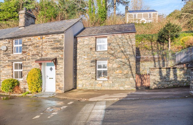 2 Efail Wen - Two Bedroom House, Sleeps 4