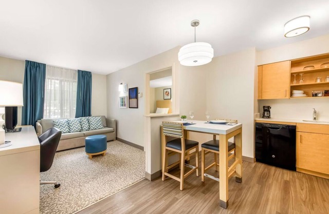 2 Family-Friendly Suites w/Kitchen Perfect for Trips Near Charlotte Attractions