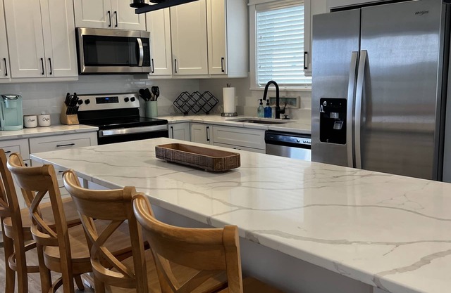 “2 Impulsive” Luxury Condo Steps from the beach in the Beach Club at Whalehead