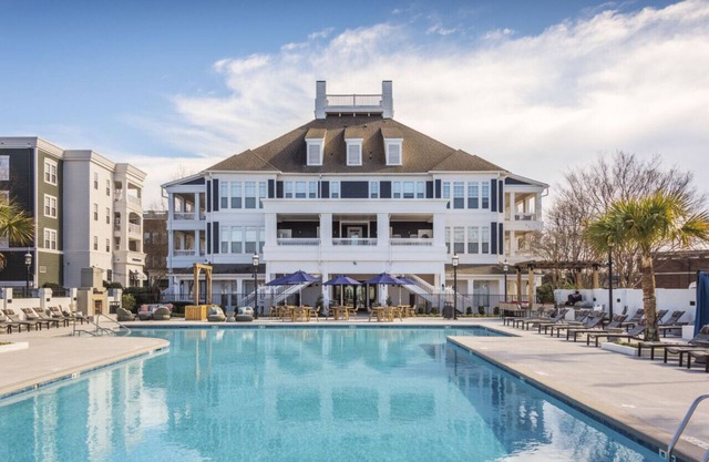 2-King-Bd, Shop-Eat-Work-Play 'Birkdale Promenade'