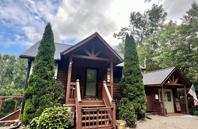 2 KING BEDS, 25 min to Helen, Hiawassee GA