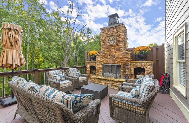 2 King Beds, Outdoor Fireplace and Air Hockey