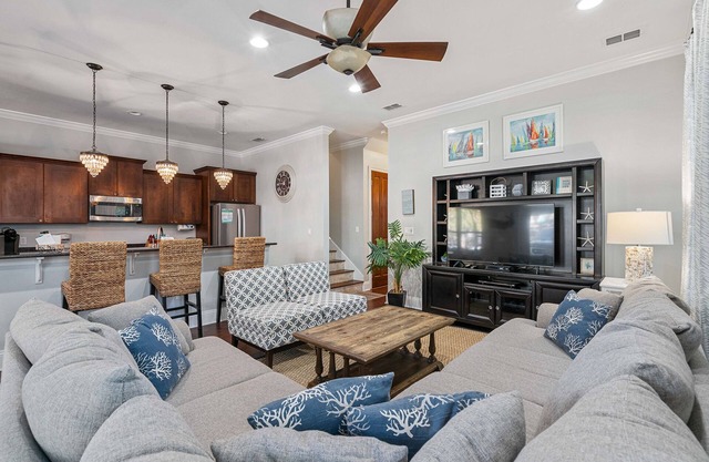 2 King👑Master Suites~Crystal Beach~Lagoon Pool~Beach Trolley~4BR Sugar Shack