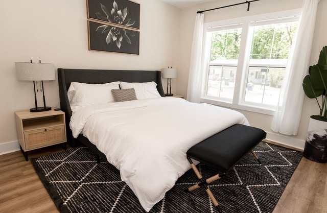 2 Kings, 2 Queens, 3.5 baths, Bonus Room - 2 mins from PNC Arena & Carter-Finley