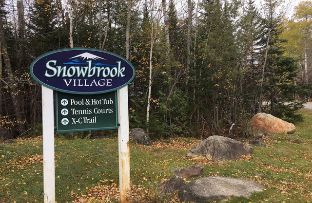 2-level, ski in/out 3-BR Snowbrook end unit at Sugarloaf - ideal for families!