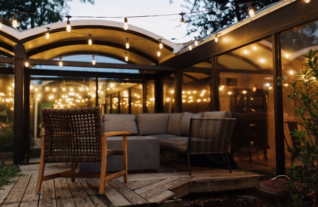 2 mi from LSU! MCM Masterpiece - Sleeps 10