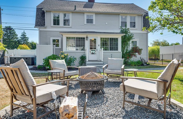 2 Mi to Beach: Getaway w/Hot Tub in Wells!