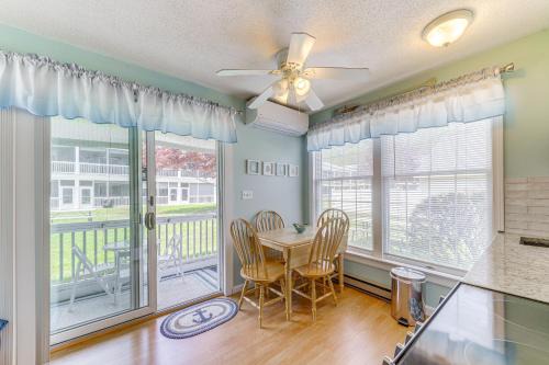 2 Mi to Drakes Island Beach Condo with Indoor Pool!