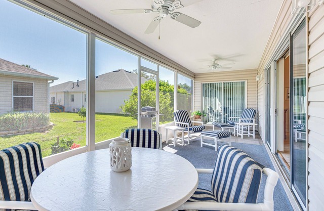 2 Mi to Lake Sumter Landing: Spacious Golf Retreat
