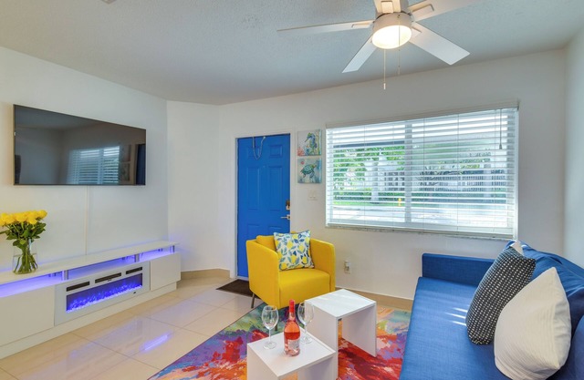 2 Mi to Ocean: Dog-Friendly Hallandale Beach Condo