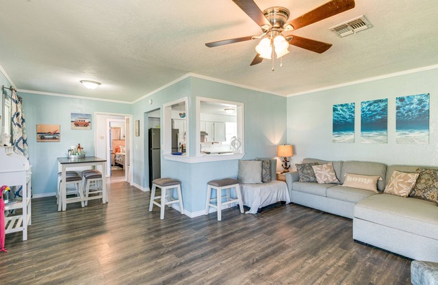 2 Mi to Redfish Bay: Aransas Pass Home w/Fire Pit