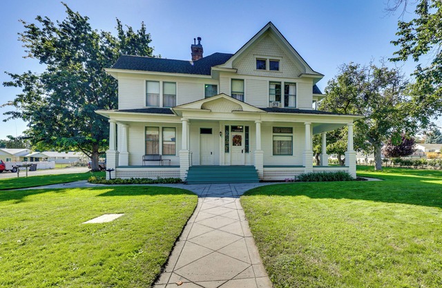 2 Mi to River: Historic Clarkston Home w/Views!