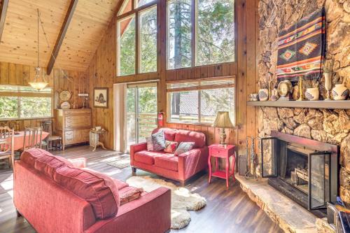 2 Mi to Village Lake Arrowhead Cabin Hideaway