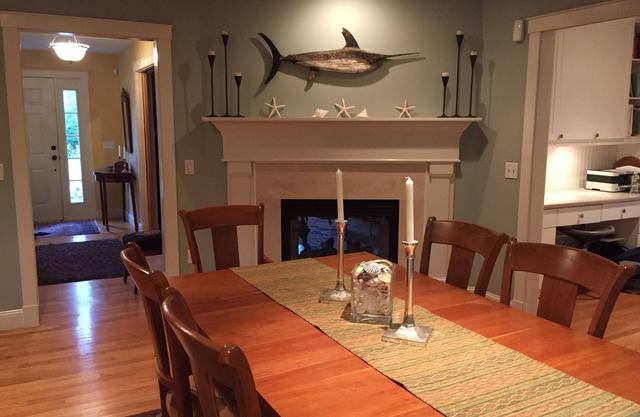 2 minutes to Megansett, Old Silver Beaches and Bike Path in Historic Village