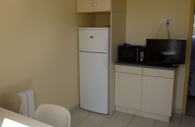 2-person apartment near beach