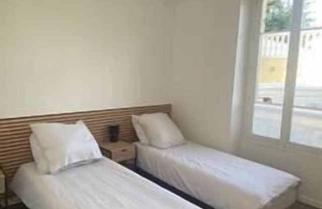 2 Pièces Dans Hotel Particulier