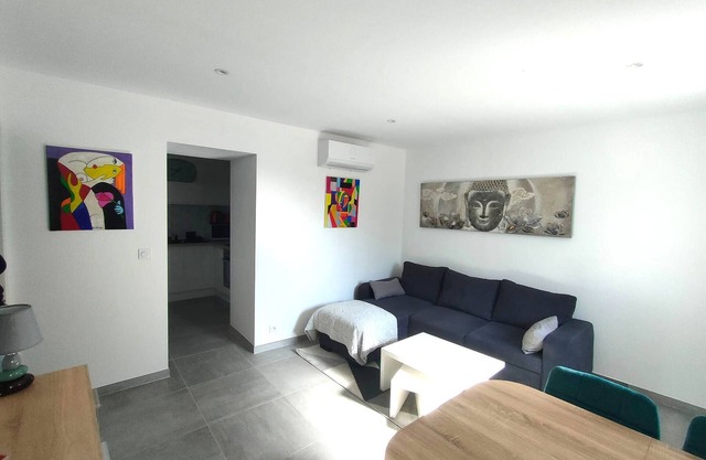 2 rooms on the ground floor with air conditioning