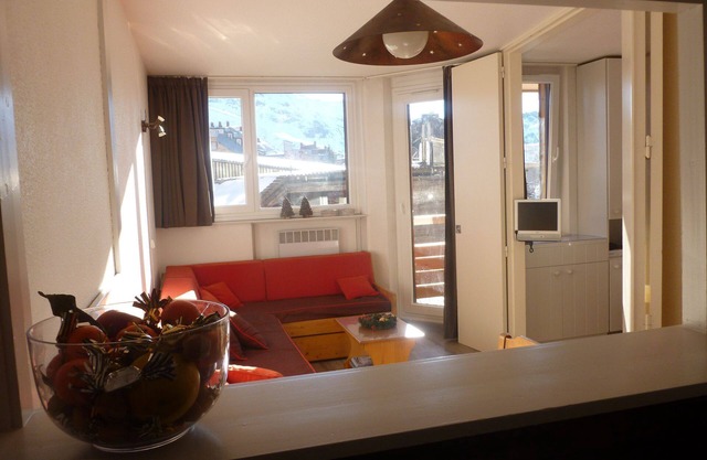 2 rooms, sleeps 4-5, ideally located at the Fontaines Blanches