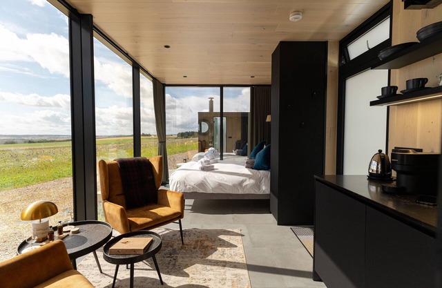2. Triumph - sleeps 2 guests in 1 bedroom